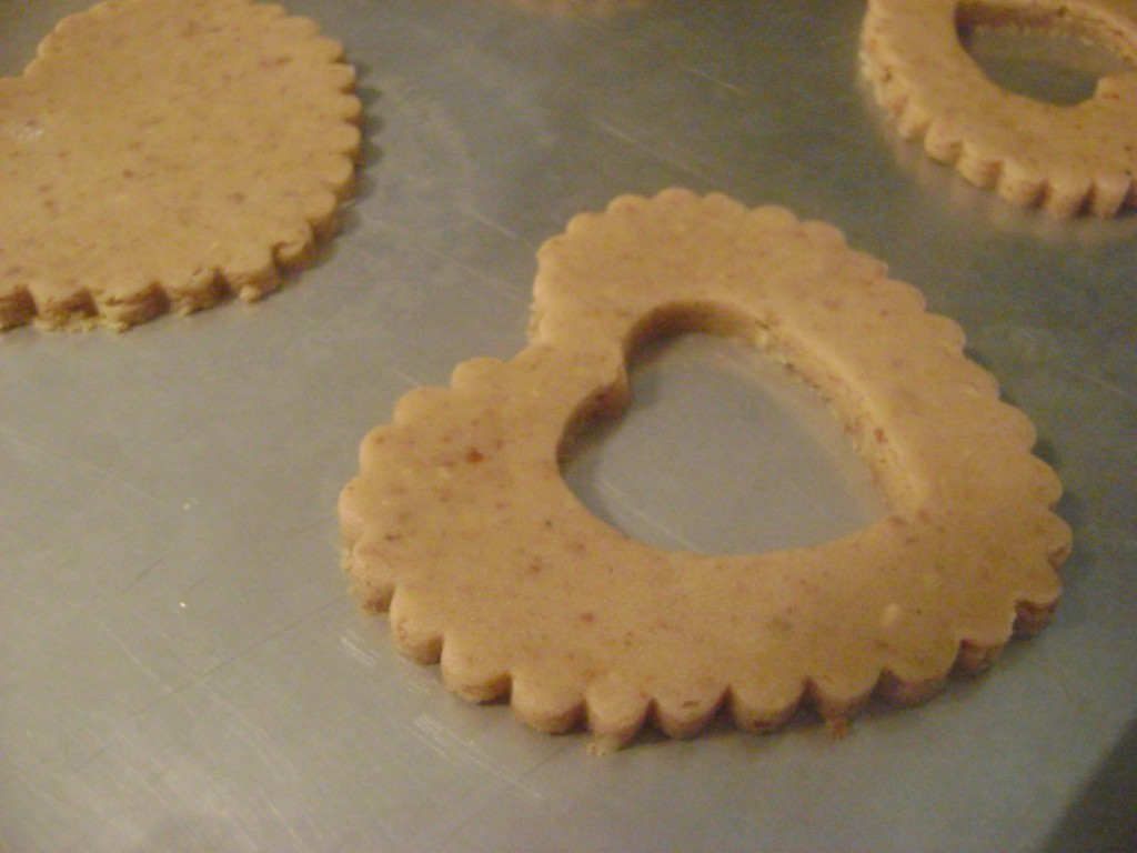 Linzer cookies 015